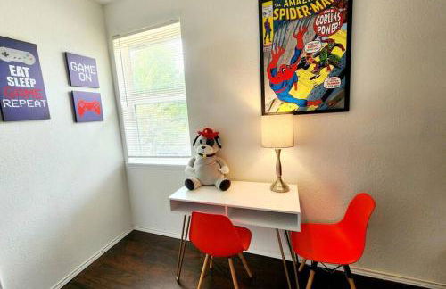 Newly remodeled 5BR 3BA w/pool 16 ppl - Photo 53