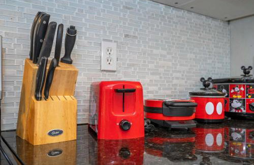 Cozy Townhouse with Private Pool in Kissimmee - Photo 49