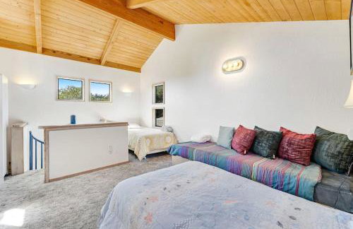 Urban Escape Compound - Photo 29