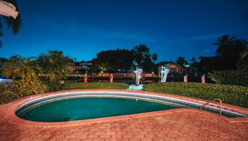 Waterfront Luxe 3BR, Pool, Hot Tub & Dock - Foto 4