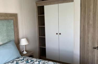 2 bed, 2 bath with decking overlooking the fishing lake at Sand Le Mere - Foto 16