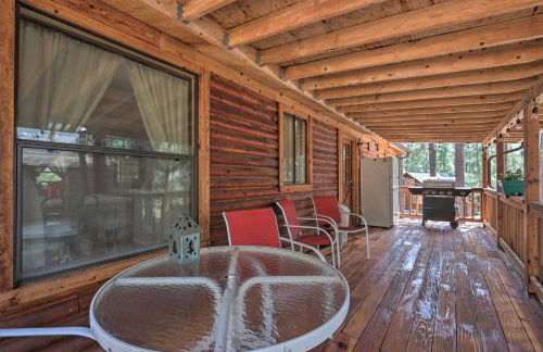 Updated Strawberry Family Cabin with 2 Private Decks - Foto 23