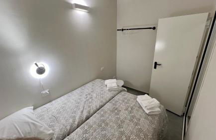 College Suites - Photo 13