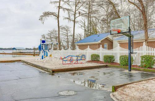 Townhome w/ Outdoor Pool & White Lake Access! - Foto 29