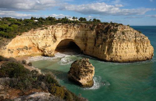 Peaceful & Spacious Apt with Parking & Queen Bed - Foto 21