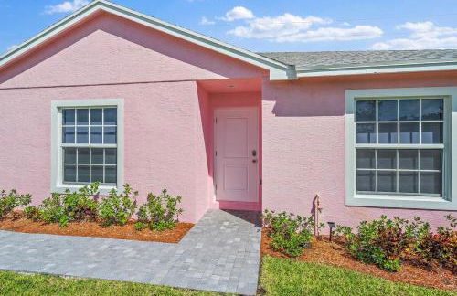 New! Few minutes to Downtown, 10 to the Beach! - Photo 13