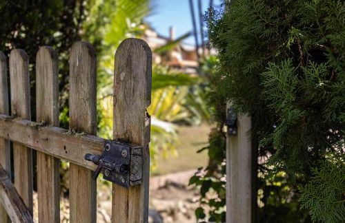 Large Ground Floor Apartment with Private Garden and Beach Access - Photo 45