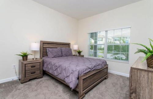 Luxurious Décor 4 Bd w/ Pool Close to Disney 4820 - Photo 14