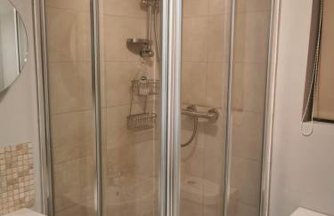 Peaceful Studio En-suite pvt entrance Garden free parking - Foto 11