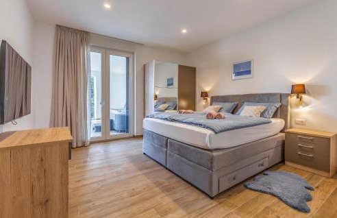 Beautiful Home In Porec With Kitchen - Foto 42