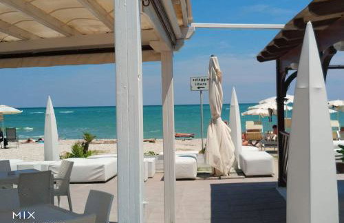 Marotta, 50 mt dal mare, Aria condizionata, Wi-Fi gratuita, 2 camere, 6 letti, - Foto 3