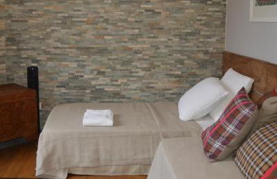 Cottage Mackinley, séjour spacieux et chaleureux, salon de jeux, grande salle à manger, 15 pers, Centre Historique, gare TER - Foto 24