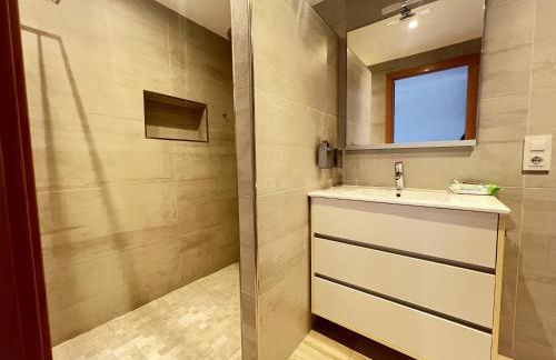 Apartamento Frente al Canal con Terraza y Vistas al Mar - Foto 36