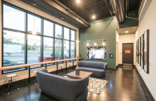 Modern Condo for 6 with Rooftop & Gym Near DT - Foto 21