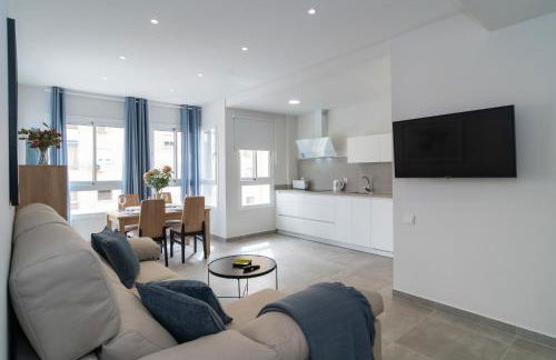 AAC Málaga - Amplio apartamento con terraza, totalmente equipado, nuevo, muy bien ubicado - Foto 1