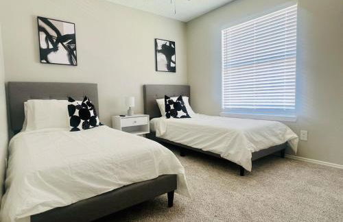 6 Bedroom Home with Pool, Centrally Located - Foto 5