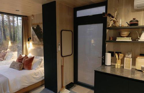 Heartleaf | Modern Lux Mirror Home | HotTub - Foto 16