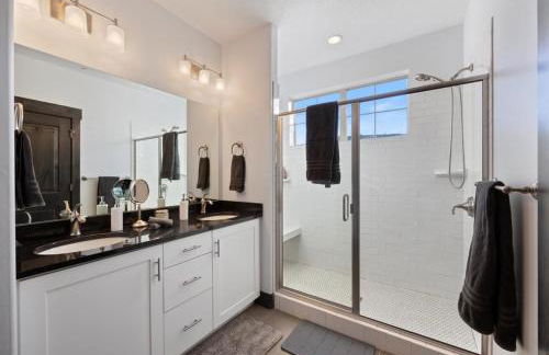 Pvt Hot Tub, Game Rm, Fire Pit, 12 Min Ski and PC - Foto 23