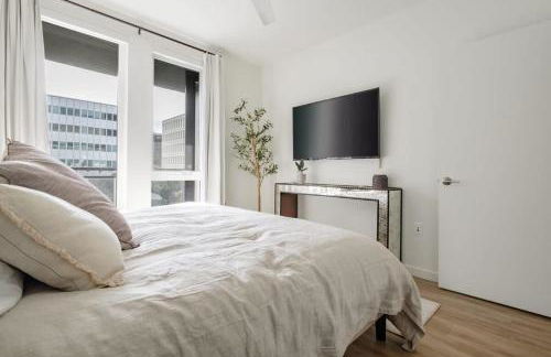 Balcony View and King Beds Walk to Golden 1 Center - Foto 60