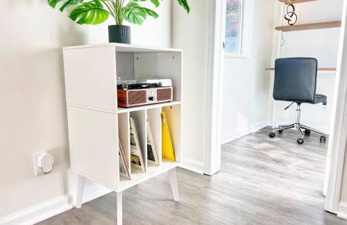 Groovy Getaway Retro Vibes in North Park, SD - Foto 23