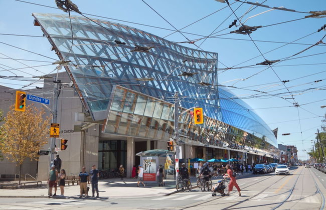 Elegant Suite—Near Kensington Market, Sleeps 8 - Foto 29