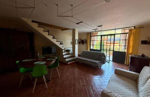 HOST4U - Olivo Al Mare Beautiful Apartment with Outside Area and Private Parking in Dolcedo - Foto 2