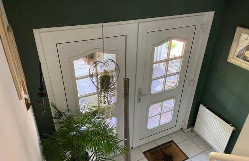 ZWITSCHERNEST Stilvolle helle Ferienwohnung Gästezimmer Monteurwohnung für 1 bis 6 Personen 3 Zimmer 60 qm - Foto 9