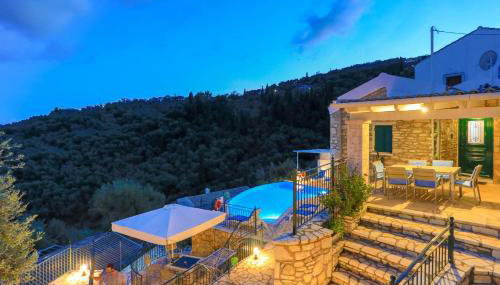 Villa Regina: Above Agni, superb views and pool - Foto 2, Other