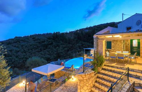 Villa Regina: Above Agni, superb views and pool - Photo 2