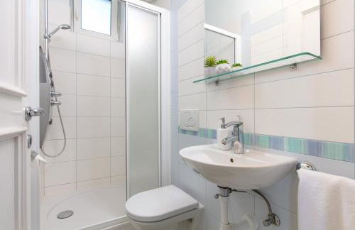 Luxury Villa Lovric with private heated pool, Jacuzzi, Sauna and private tavern - Foto 101