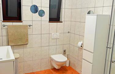 Pomalo Retreat, Your Calm Escape Near the City, Sunlit Terrace, Space & Comfort and Parking - Foto 18