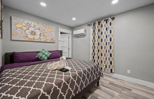 Cozy & Chic Apt King Bed -Free Parking - Foto 1