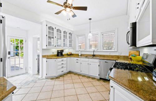 1926 Mediterranean Home with Heated Pool Sleeps 12 - Foto 21