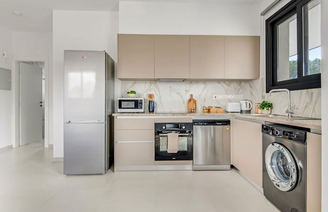 Sanders Triple - Lovely 1-bdr Apt With Balcony - Foto 16