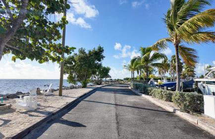 New Lagoon-front townhouse with Marina Day Dreams Key Largo - Foto 33