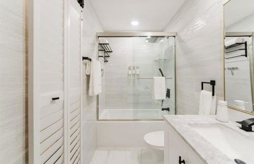 Palms Oasis with Salt Pool Movies Firepit Golf - Photo 49