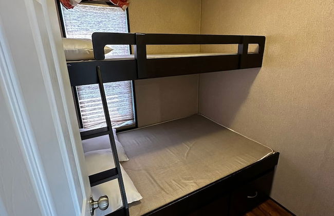 Falcon Cottages - Photo 13