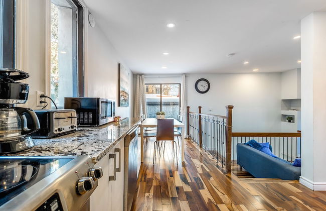 Chic Townhome with Garage Dt MTL - Foto 10