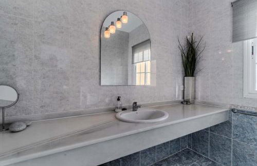 Cozy Villa in Marbella-Estepona - Photo 31