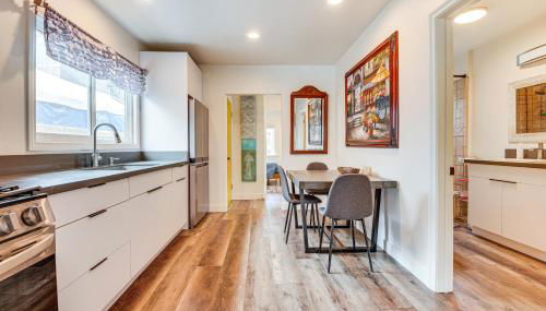 Home 1 Mi to DTLA Room to Work and Relax! - Photo 2