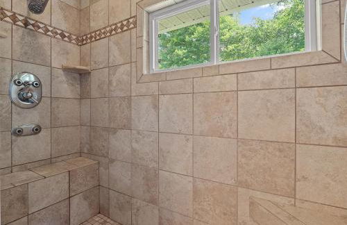 L & L Lodge - Six Bedrooms! Pet-Friendly! - Foto 23