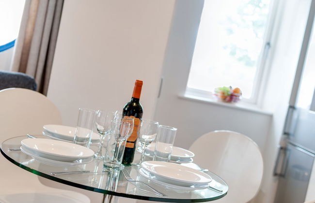 Base Serviced Apartments - The Docks - Photo 16