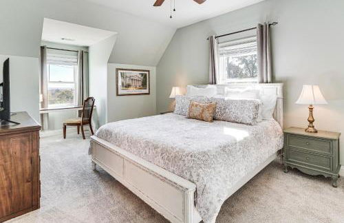 Summerville Historic Bungalow with Hot Tub - Foto 16