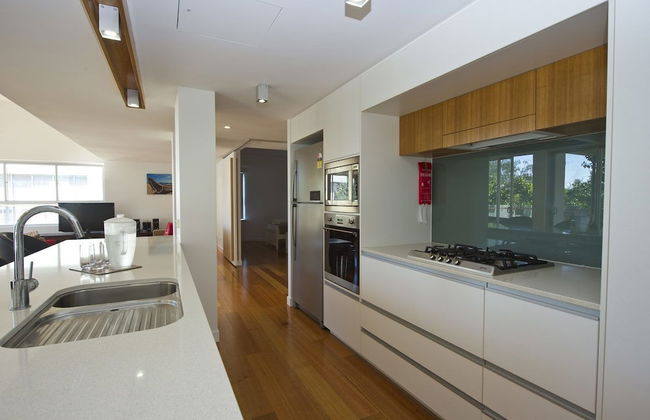 Maggies Beachfront Apt. 5 - Photo 9