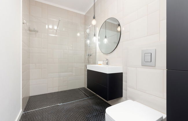 Minimalist Apartment in Łódź by Renters - Foto 23