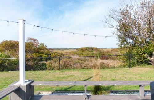 Dog-Friendly Cottage with Backyard & Beach Vibes! - Foto 15