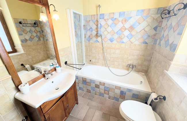 Detached Villa - Sleeps 10 - Pool - Pergola - Playground for Children - Wifi - Foto 65