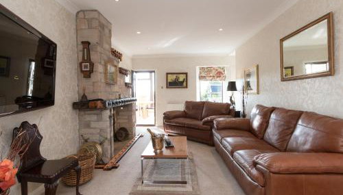 Hillend Farm House - Photo 5