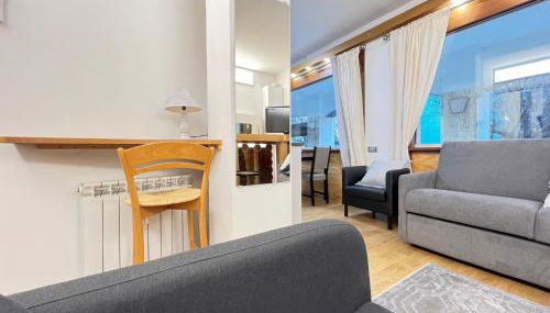 "R&P apartment", short term stay, elegant design, Bisceglie metro station, easy for San Siro and Fiera Milano, free parking - Foto 4