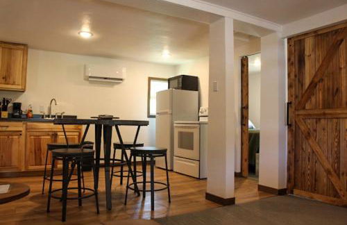 Cabin 2 at Horse Creek Resort - Foto 9